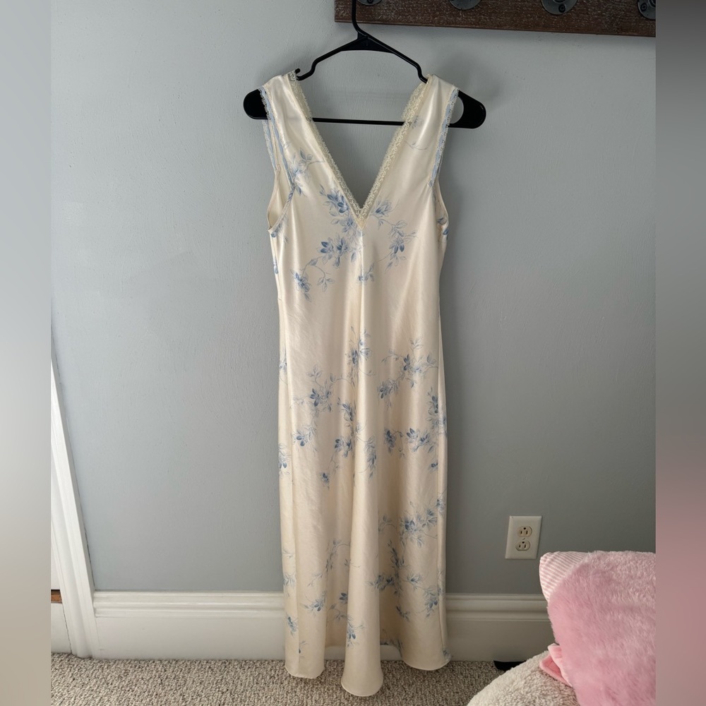 Gorgeous Jones New York vintage floor length slip dress